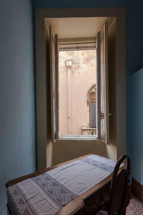 Palazzo Leuzzi B&B Галатоне Екстериор снимка