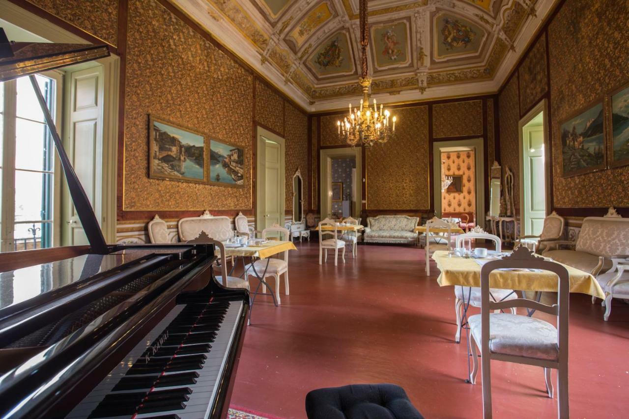 Palazzo Leuzzi B&B Галатоне Екстериор снимка