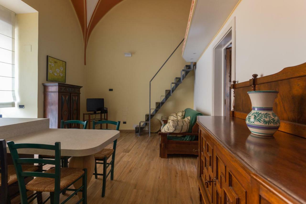 Palazzo Leuzzi B&B Галатоне Екстериор снимка