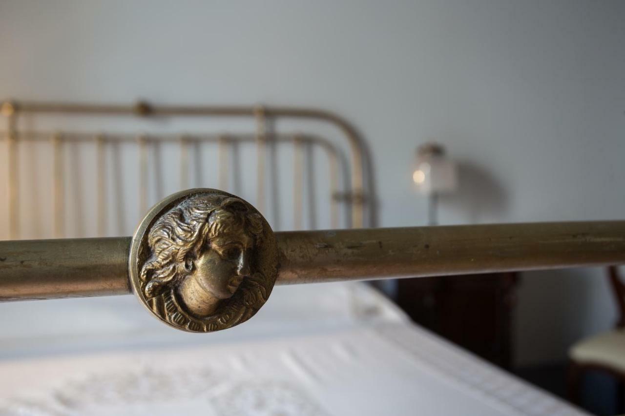 Palazzo Leuzzi B&B Галатоне Екстериор снимка