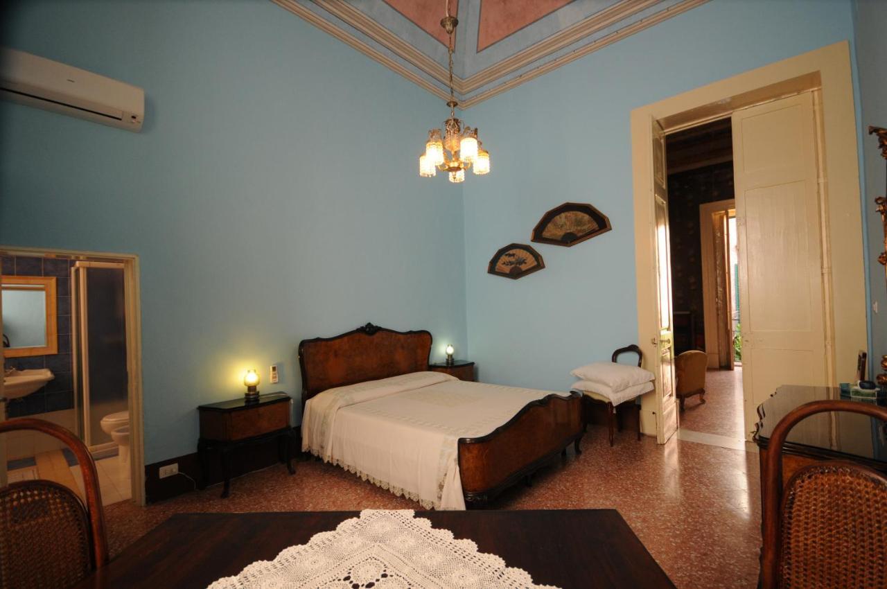 Palazzo Leuzzi B&B Галатоне Стая снимка